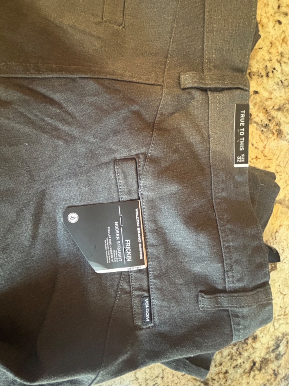 Volcom - Picture 3 of 3